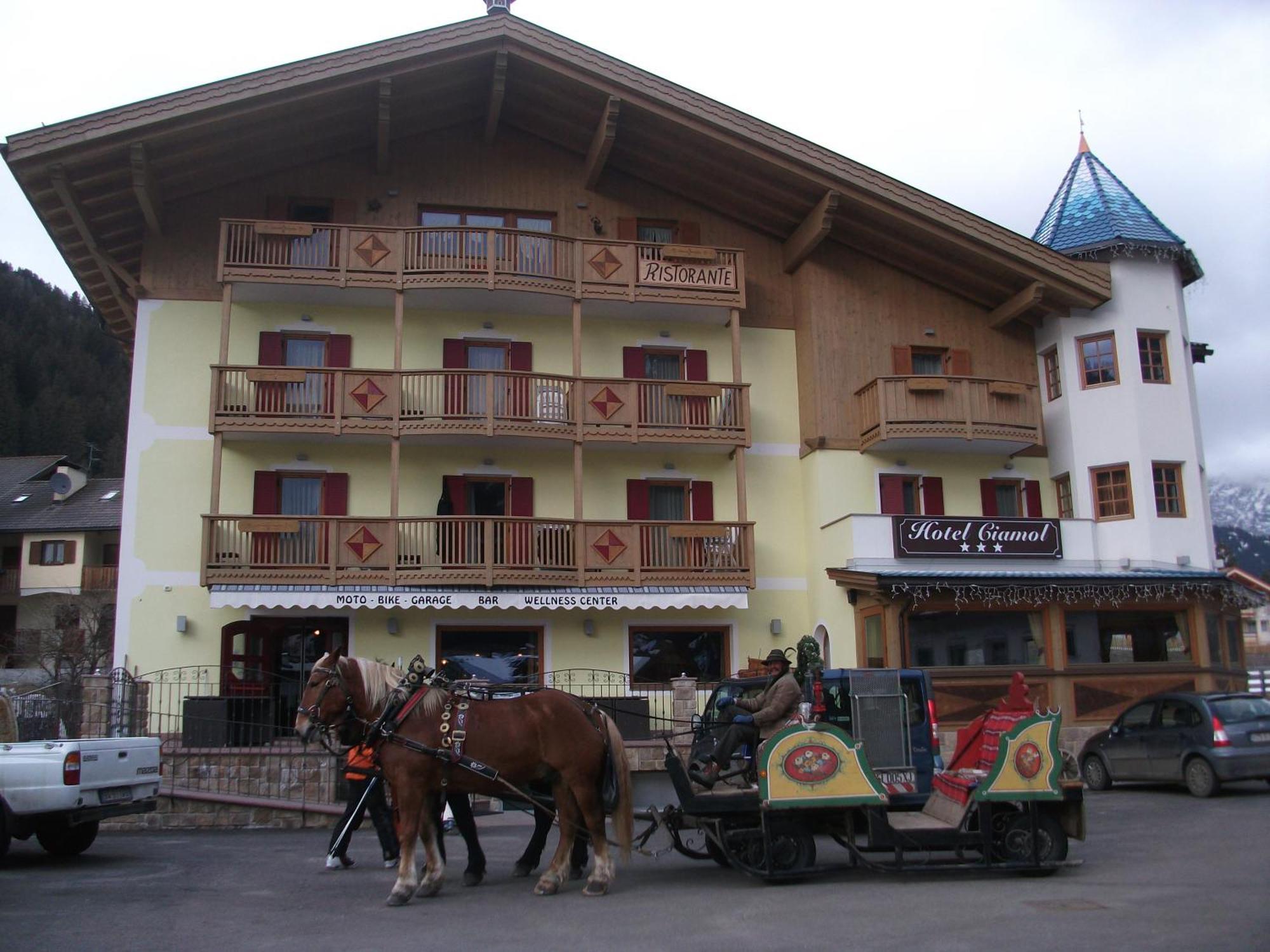 Hotel Ciamol Campitello di Fassa Exterior photo
