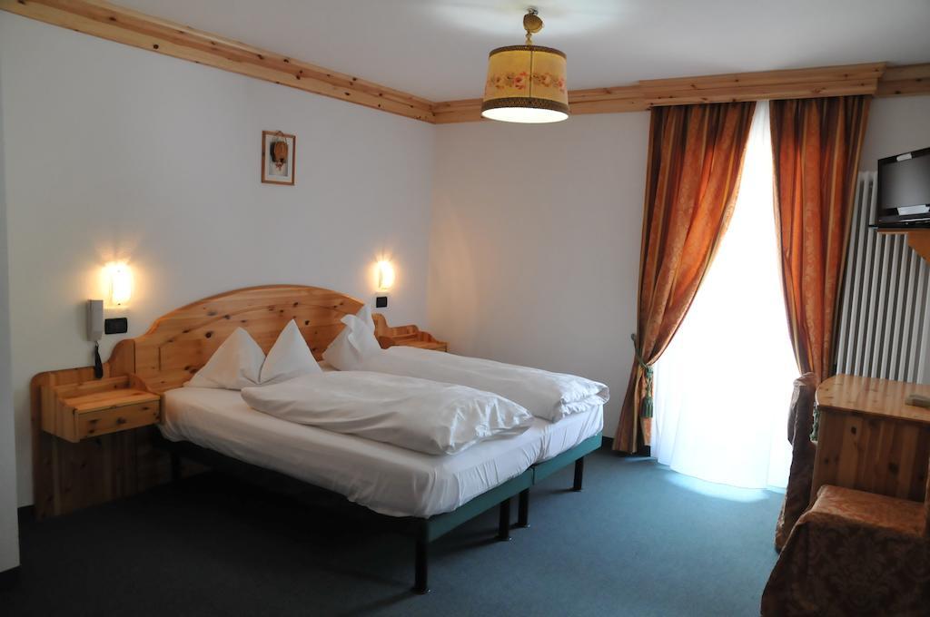 Hotel Ciamol Campitello di Fassa Room photo